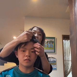 12月のお客様✂️

来月「成人の集い」に参加
スーツに合わせたヘアスタイル💇
大人っぽくパーマスタイル

#成人の集い
#メンズパーマ 
#ひとりサロン 
#予約優先