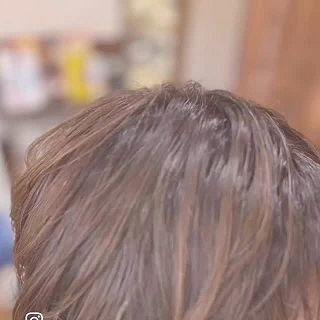 4月のお客様✂️

気分転換の為、スタイルチェンジさせて頂きました。
カラーは、ローライトとハイライトの塗り分けカラー🩵🩷