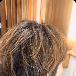 8月のお客様✂️

４ヶ月振りのエアーウェーブ

スタイリング剤無しでも、毛先の動きが自然🌪️
お手入れ簡単、スタイリング楽です

#エアウェーブパーマ 
#自然な動きがいい感じ 
#スタイリング簡単パーマ 
#ダメージすくない 
#ひとりサロン