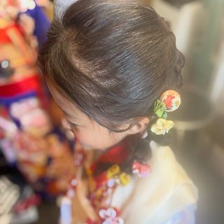 5月の撮影のお手伝い📷

お姉ちゃんと一緒
ヘアーアレンジも一緒✨
七五三の前撮り撮影