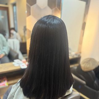 4月のお客様✂️

春から高校生
新規一転、全体ストレートパーマ✨
前髪も作りました♪

高校生活を楽しんで下さい🌸