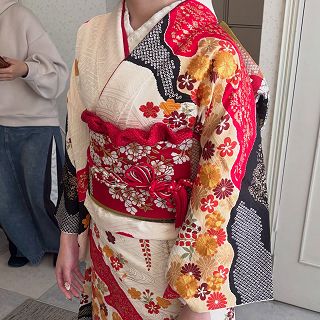 1月2日
お正月の二十歳の集いに参加される方の、お着付けのお手伝いをさせて頂きました✨