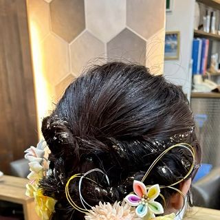 11月のお客様👘
ご親戚の結婚式は参列のご準備のお手伝いをさせて頂きました。
ステキな1日になったようです🌸
ありがとうございました😊#結婚式お呼ばれ #結婚式参列 #付下げ訪問着 #変わり結び #変わりお太鼓結び #夜会巻きアップ