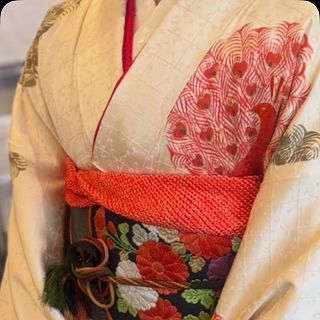 今年も残すところ３ヶ月半
「二十歳の集い」までの準備を少しづつ、始めましょう〜と🤗

新たな帯結びをマスター👍