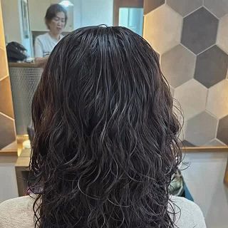 8月のお客様✂️

暑い日は簡単ヘアケア🫠
ドライヤーで楽楽仕上げ🫰