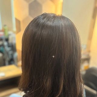 3月のお客様✂️

🌸春🌸
新たな出発に気分も新たに…

カラーは、伸びた部分が気になりにくい細〜くハイライトのウィービング
パーマは、まとめ髪も楽な毛先のパーマ、エアーウェーブ

#ウィービングカラー 
#エアウェーブパーマ 
#ひとりサロン 
#予約優先