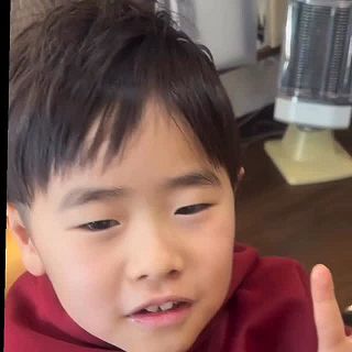 2月のお客様✂️

ダンス仕様のヘアースタイル✨

最後はスタイリング剤でフィニッシング👍
前髪は最近のこだわりらしいです💖

ダンスを楽しんで欲しいなぁ〜