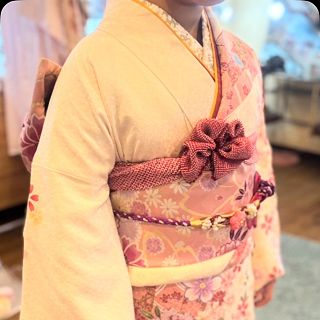 9月の撮影の手伝い📷

姉妹写真の振り袖のお着付けさせて頂きました。
高校生の若さを表現🌼

素敵なお写真の出来上がりが楽しみですね😊

#振袖着付け
#変わり帯結び
#高校生女子着物
#二十歳の集い振袖