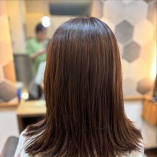 6月のお客様✂️

10㌢程カット
本日全体カラー 
ラベンダーパープルカラー
ハンドブローで仕上げ

ラブアフェアーフォーヘアー
☎️088-677-5330

ご予約は、お電話、サロンLINE、DMで承ります。

お着付け、ヘアセットのご依頼も承っております。

施術中は、対応出来ない場合がございますが、折り返しさせて頂きます。DMの場合は、返信が遅くなる事がございます。
ご了承の程よろしくお願い致します🙇