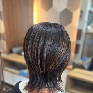 6月のお客様✂️

子育て、お仕事…色々と忙しく、久しぶりのカットです！
大学生の時からご来店頂き、今は立派なお母さんです！

本日は、お時間の関係で、カットのみのご来店でした。毛量もスッキリ‼️
次回はハイライトカラーをオススメしました😘

次回のご来店を、お待ちしております🤗

#レイヤースタイル 
#子育てママヘアスタイル 
#ひとりサロン 
#予約優先