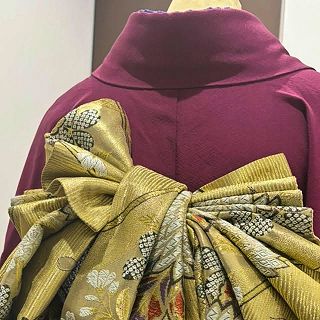 前撮り撮影に使える帯結び🌸

めちゃくちゃ簡単🥰
とにかく早い❣️
しかも、短い帯や硬い帯…でも👌

予め、ハネを作っておくと、めちゃくちゃ早くて可愛い🩷

「二十歳の集い」当日にも使える👍

#変わり帯結び 
#めちゃくちゃ簡単
#早くて豪華
#振袖着付けと帯結び